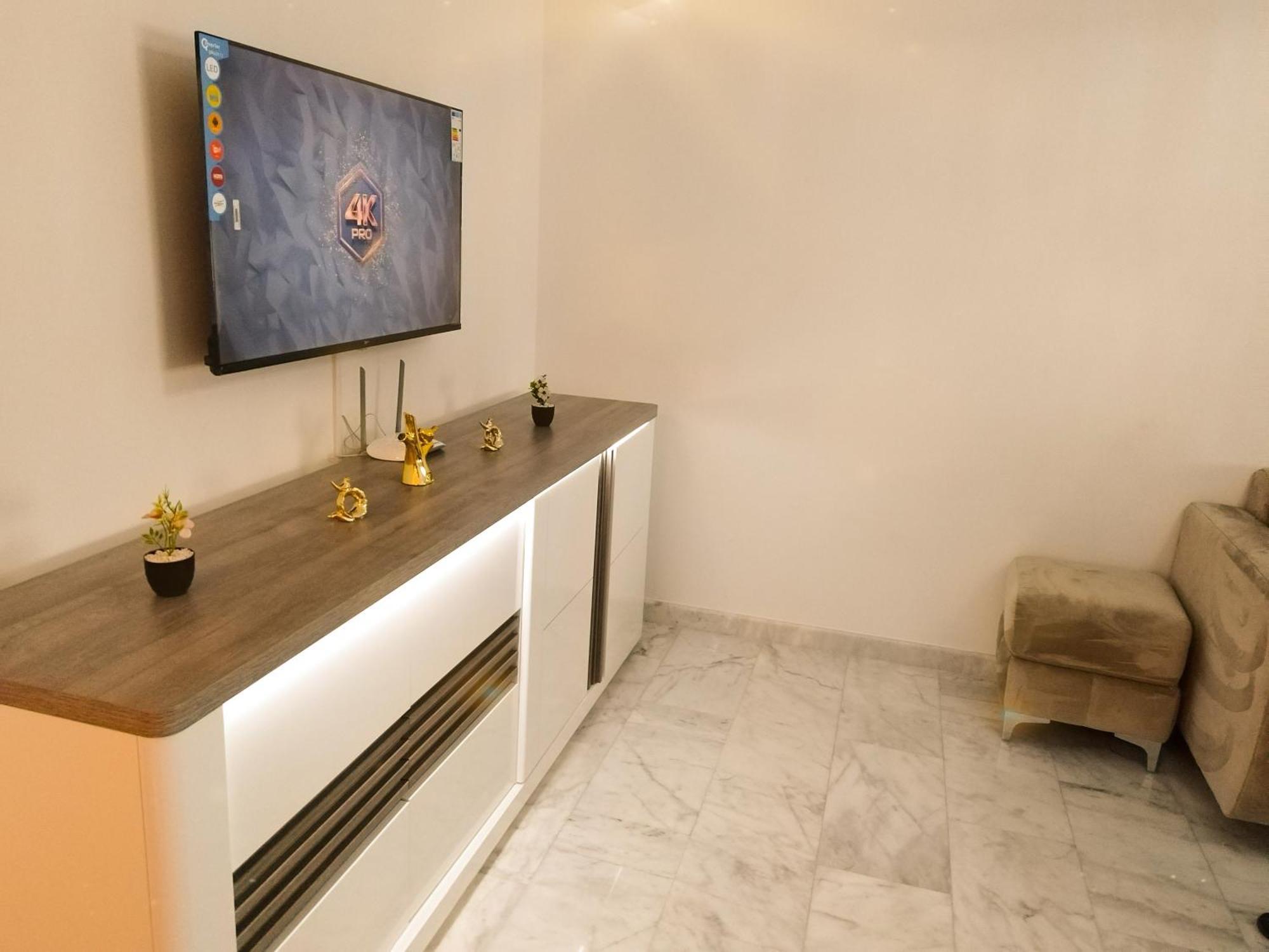 Incroyable Appartement A Playa Enface Cafe Sky 17 Tangier Exterior photo